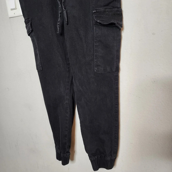 Almost Famous Black Stretch Denim Jogger Cargo Overalls. Size Large - Picture 12 of 16